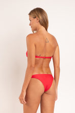 Load image into Gallery viewer, Model Back: Rio De Sol Set Set Microfibra-Chic-Red Bandeau-Joy Leblon