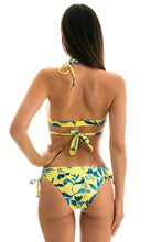 Load image into Gallery viewer, Model Back: Rio De Sol Set Lemon Flower Transpassado