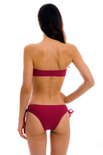 Load image into Gallery viewer, Model Back: Rio De Sol Set Set Uv-Desejo Bandeau-Reto Madrid