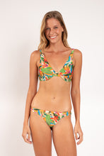 Load image into Gallery viewer, Model Front: Rio De Sol Set Set Tropical Chantal Nice