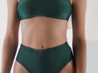 Load and play video in Gallery viewer, Video: Rio De Sol Set Set Palace Bandeau-Reto Hotpants