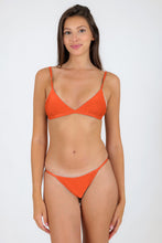 Load image into Gallery viewer, Model Front: Rio De Sol Top Top Paprica Tri-Fixo
