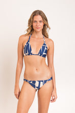 Load image into Gallery viewer, Model Front: Rio De Sol Set Set Pottery Mel
