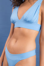 Load image into Gallery viewer, Image 08: Rio De Sol Set Set Baltico Halter-Marina Essential-Cos
