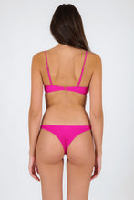 Load image into Gallery viewer, Model Back: Rio De Sol Top Top Cotele-Amaranto Balconet-Pushup
