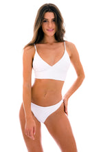 Load image into Gallery viewer, Model Front: Rio De Sol Top Top Cotele-Branco Tri-Tank
