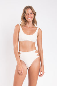 Model Front: Rio De Sol Top Top Malibu-Natural Bliss